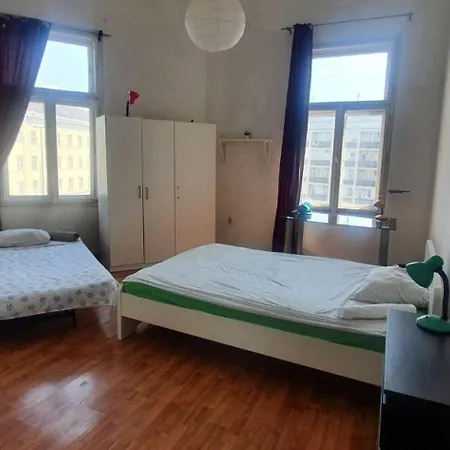 And Spacious At Corvin * 布达佩斯