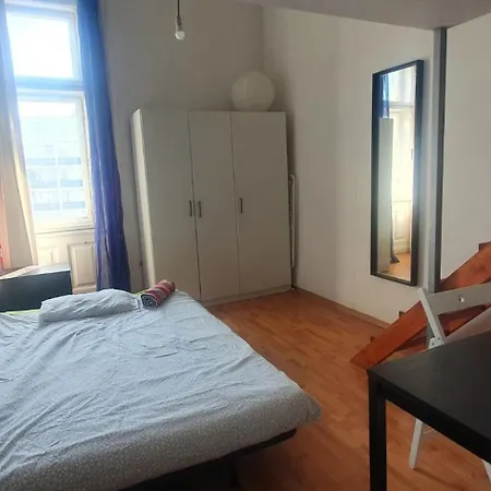 Lejlighed And Spacious At Corvin *